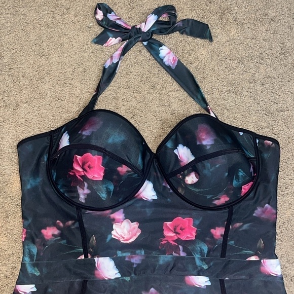 Noblesse Oblige ModCloth The Pippa Floral One Piece Swimsuit 4X - Picture 3 of 11